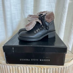 Steve Madden Black boots with fur
